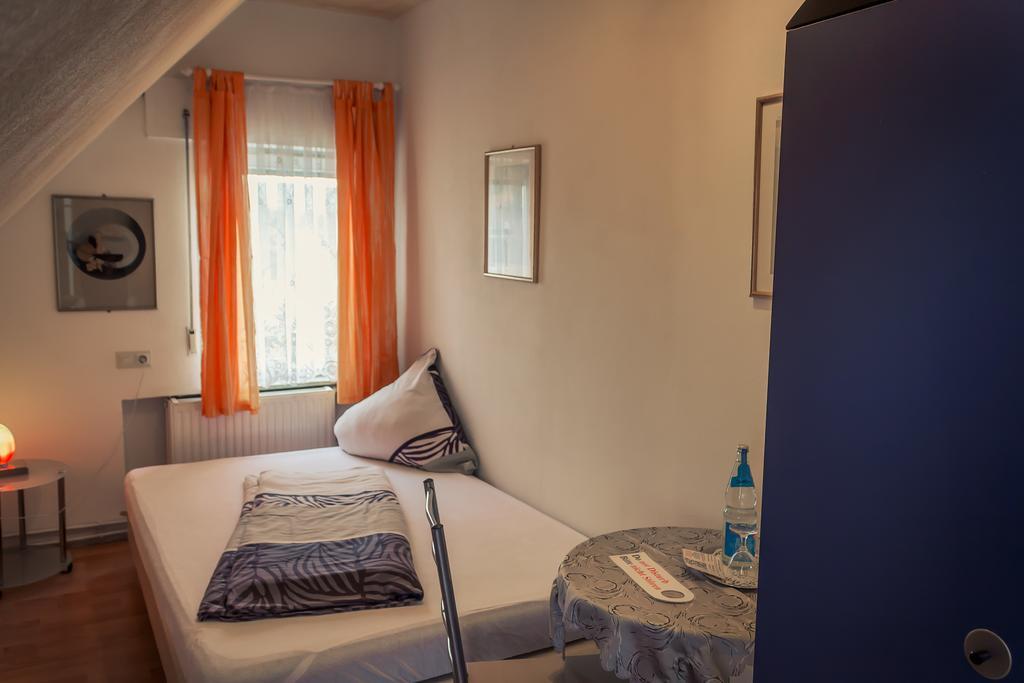Hotel Adler Aichelberg  Chambre photo